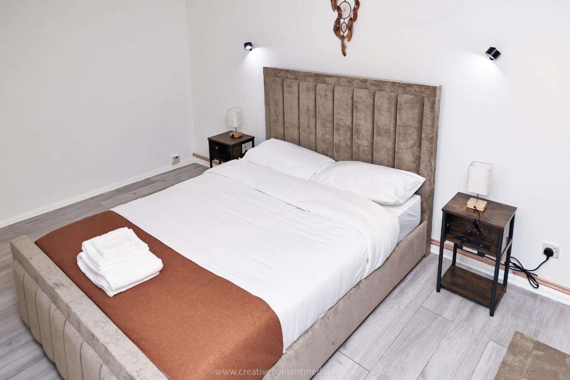 Duplex 3- Bed Kingston Апартаменты