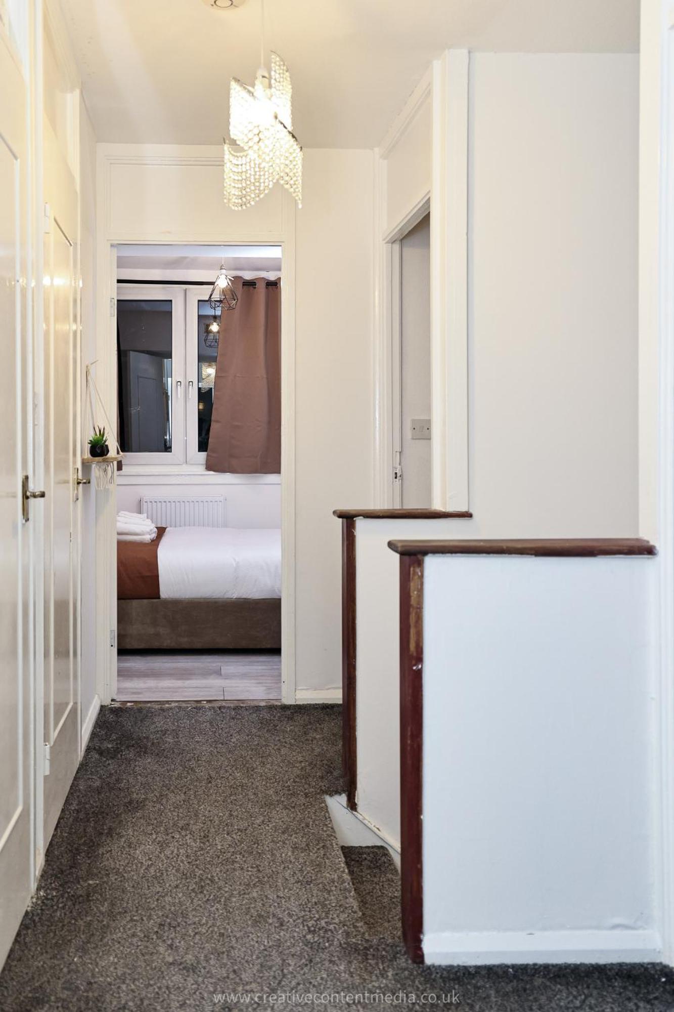 Duplex 3- Bed Kingston Апартаменты *